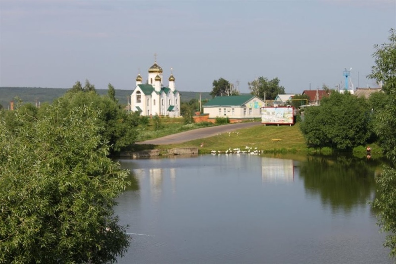 село Ундоры, храм Воскресения Христова.